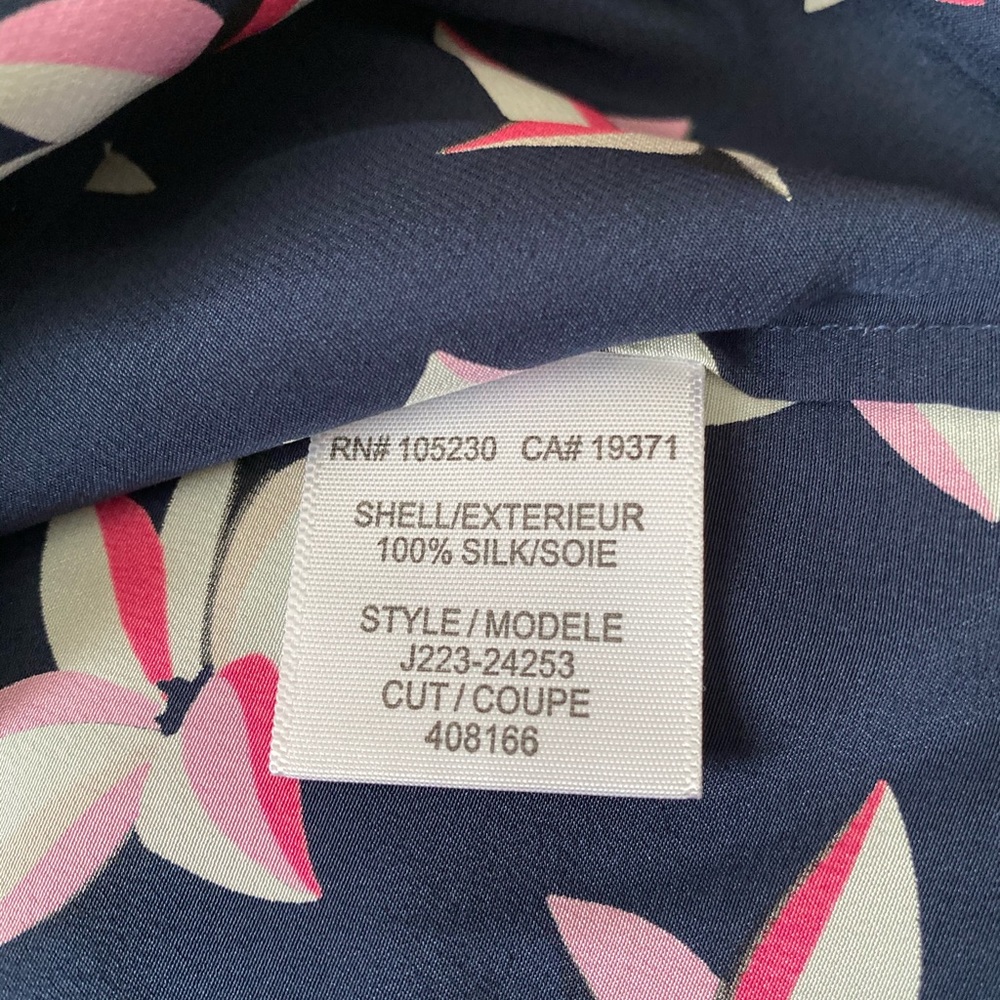 {Joie} Floral Short Sleeve Silk Blouse - Women's Medium - Picture 5 of 7